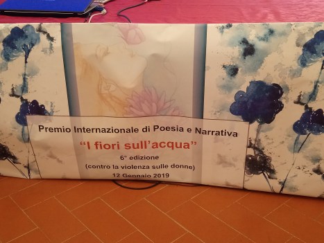 Stefano amato i fiori sull'acqua